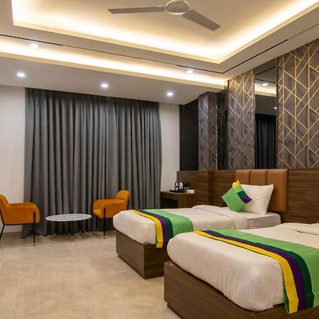 Treebo The Armani Near Igi Airport Hotel New Delhi Exterior foto