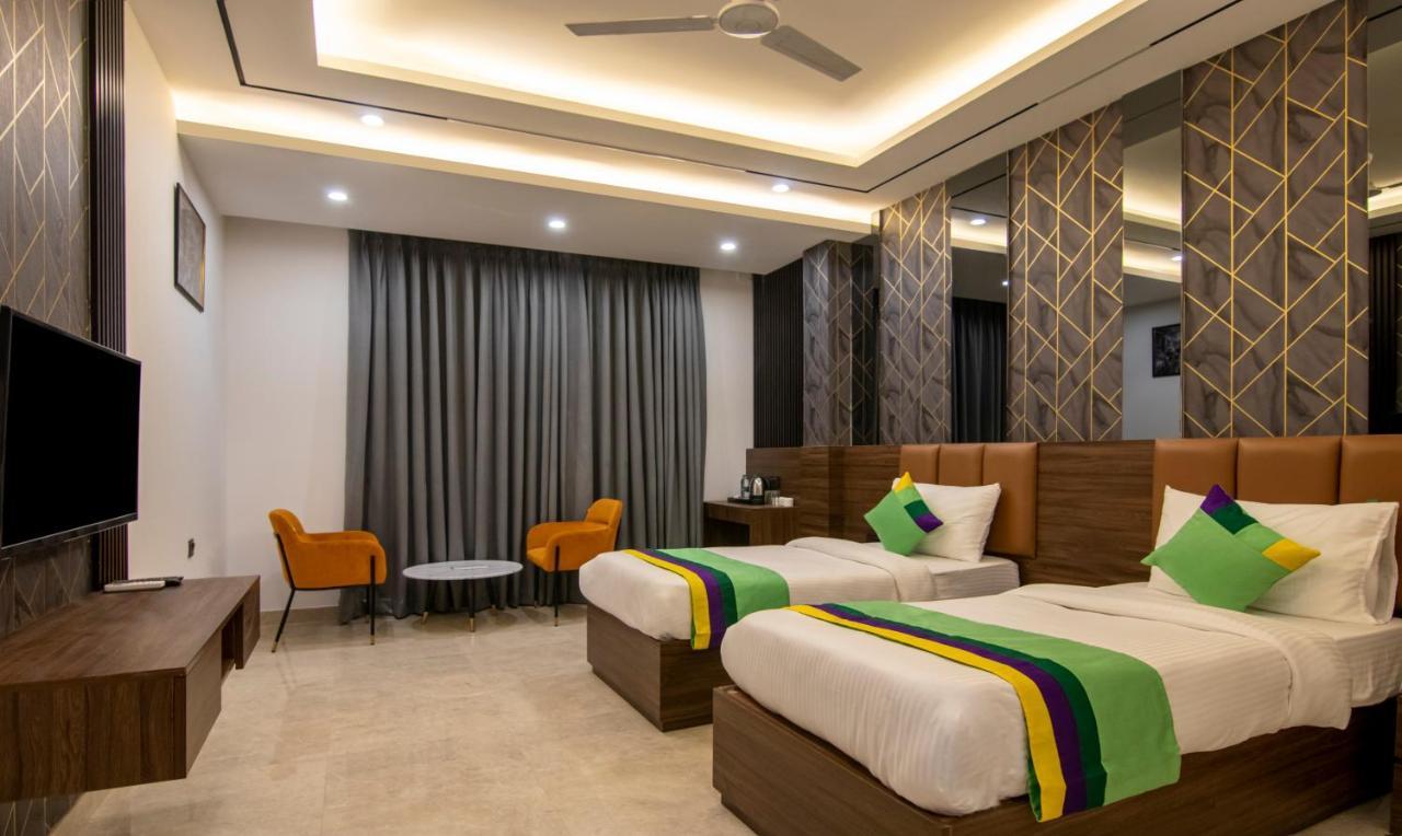 Treebo The Armani Near Igi Airport Hotel New Delhi Exterior foto