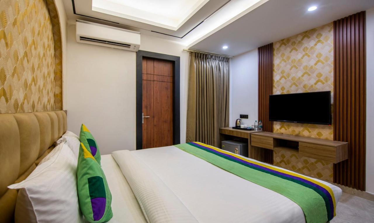 Treebo The Armani Near Igi Airport Hotel New Delhi Exterior foto